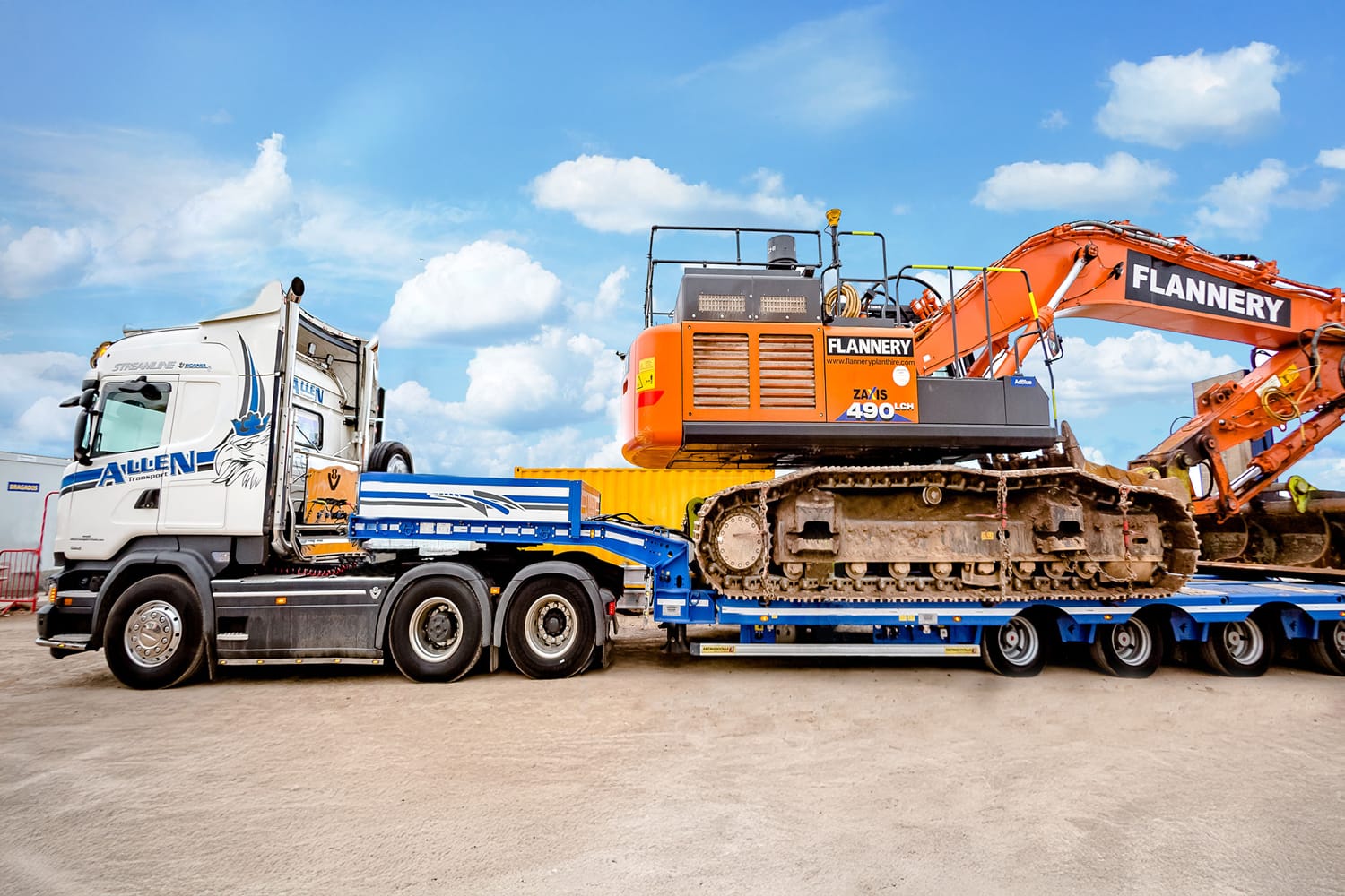 Cómo optimizar el tiempo de entrega en el transporte de equipos pesados